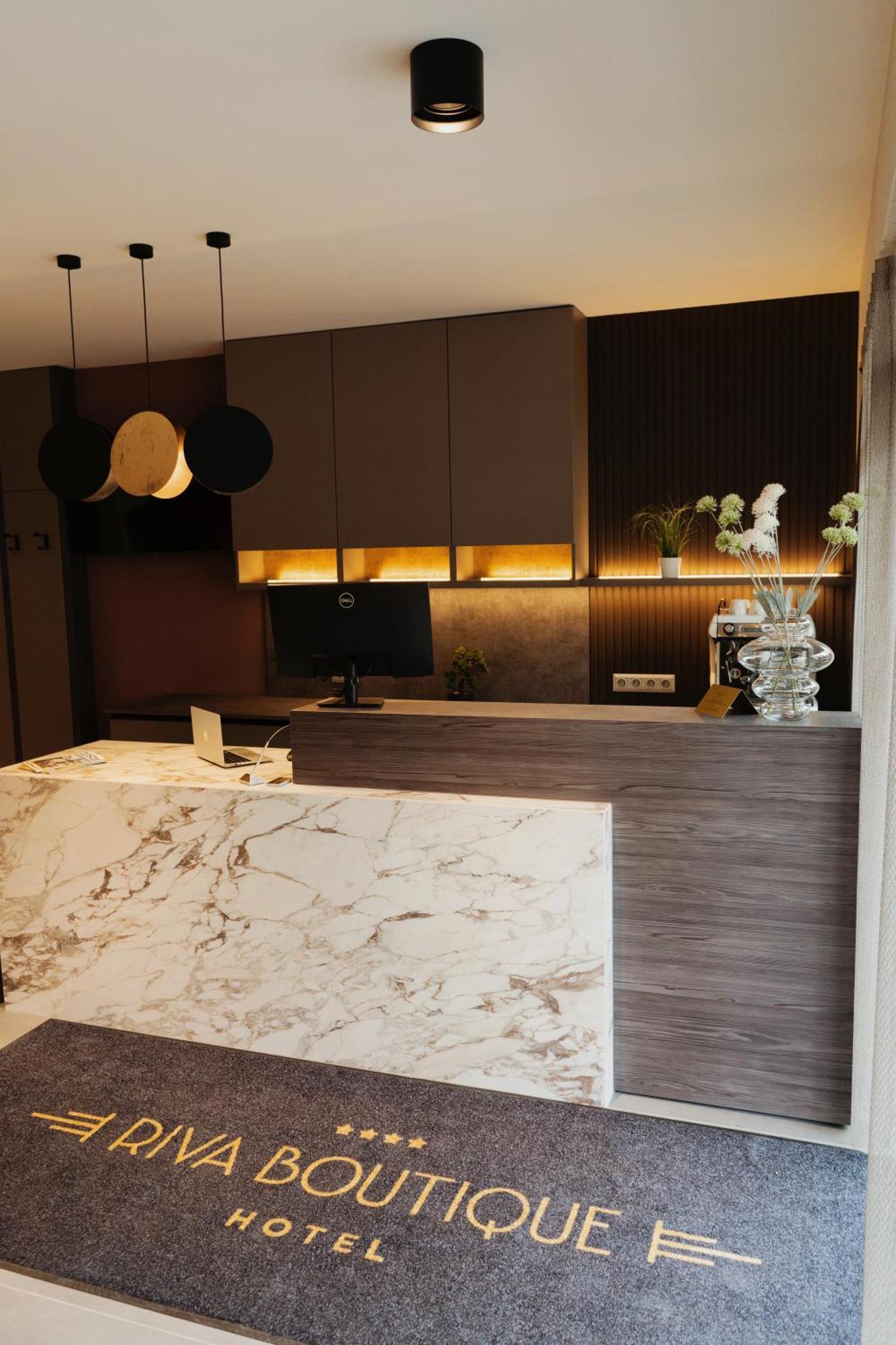 Riva Boutique Hotel セゲド エクステリア 写真