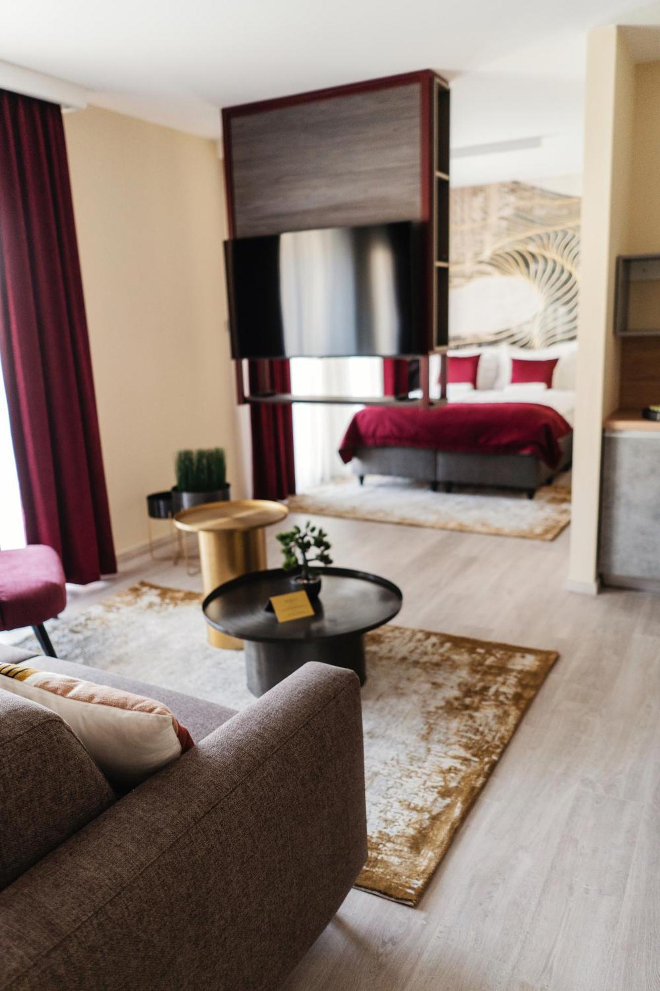Riva Boutique Hotel セゲド エクステリア 写真