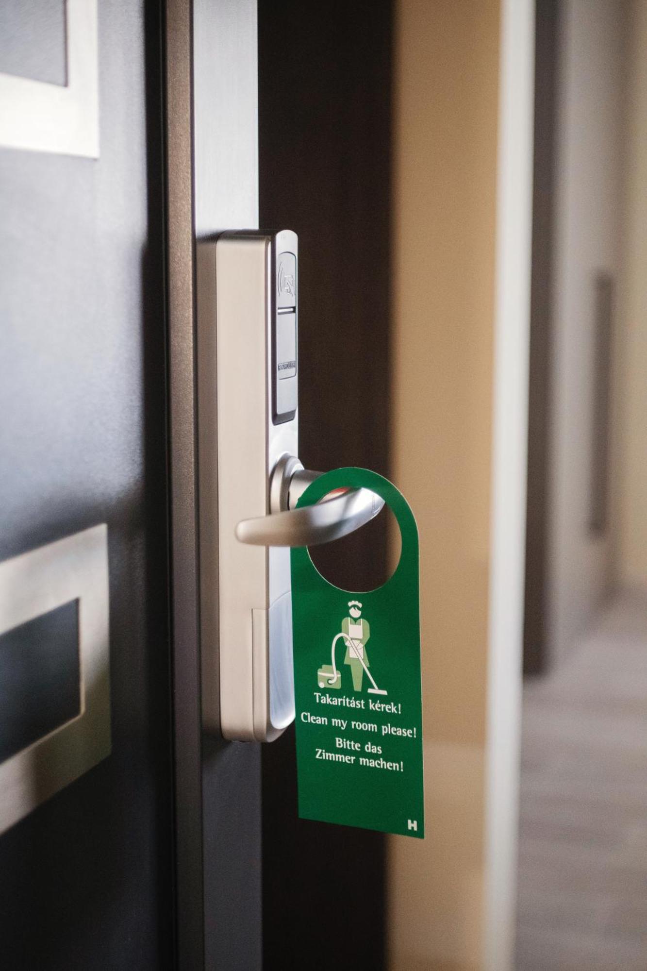 Riva Boutique Hotel セゲド エクステリア 写真